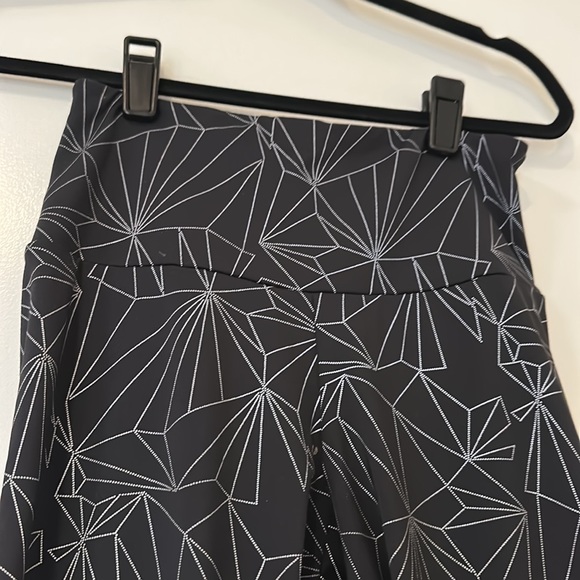 Onzie Reflective Print Hi-Rise Leggings - Picture 3 of 3